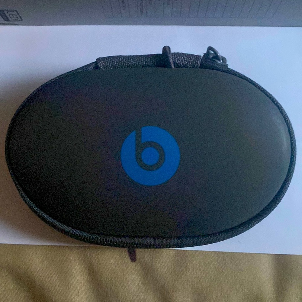 BEATS EARPHONES
